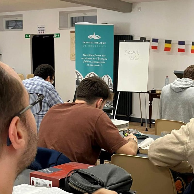 Étudiants suivant un enseignement à l’Institut